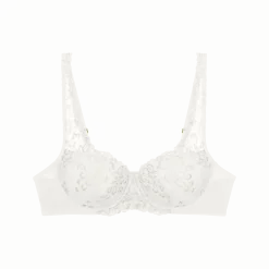 AMOURETTE BERRY