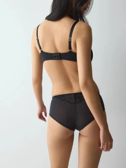 AMOURETTE BERRY