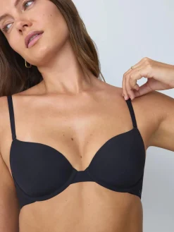 BODY MAKE-UP