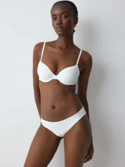 BODY MAKE-UP
