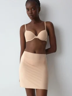BODY MAKE-UP
