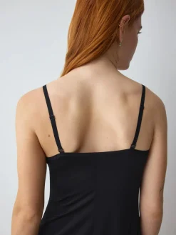BODY MAKE-UP