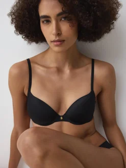 BODY MAKE-UP ESSENTIALS