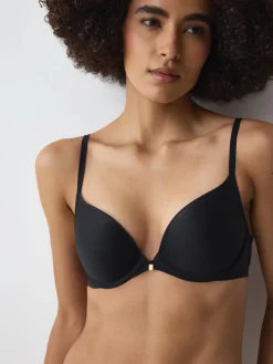 BODY MAKE-UP ESSENTIALS