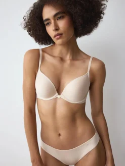 BODY MAKE-UP ESSENTIALS