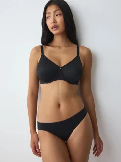 BODY MAKE-UP ESSENTIALS