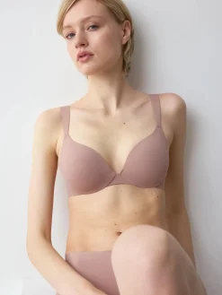 BODY MAKE-UP ILLUSION