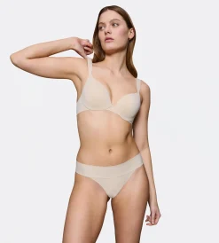 BODY MAKE-UP ILLUSION