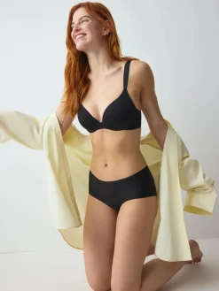 BODY MAKE-UP ILLUSION