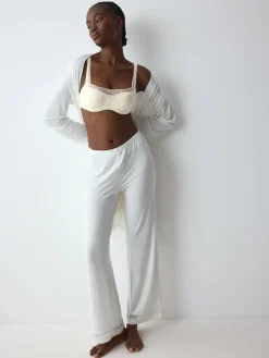BODY MAKE-UP ILLUSION LACE