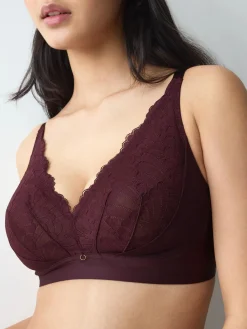 LOVE IN LACE
