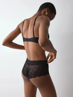 LOVE IN LACE