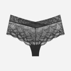 LOVE IN LACE