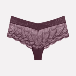 LOVE IN LACE