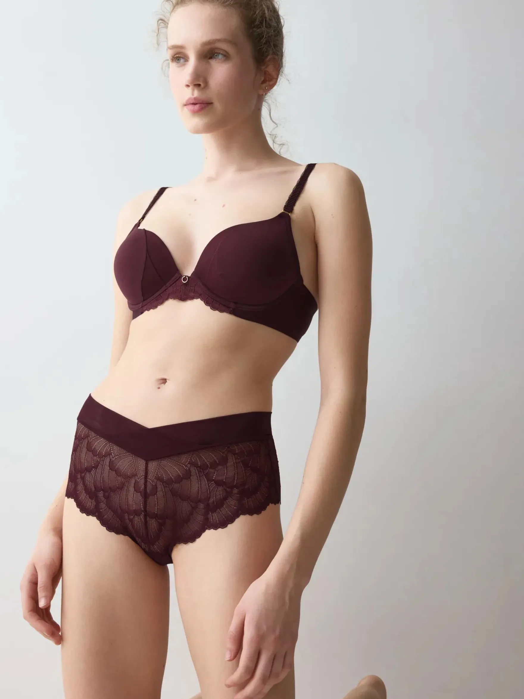 LOVE IN LACE