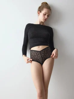 PRETTY MODAL