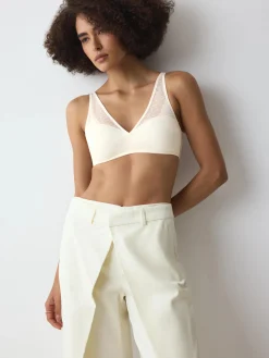TRIUMPH SIGNATURE SHEER
