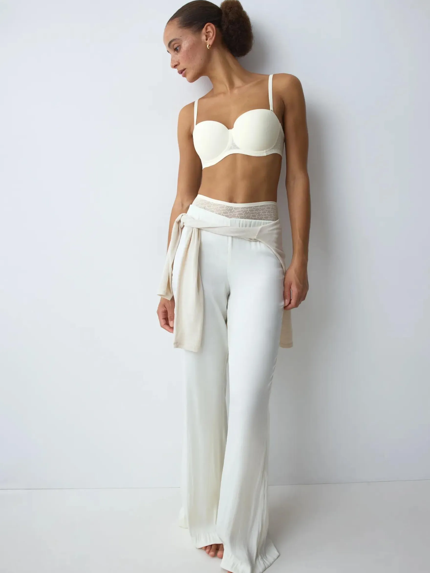 TRIUMPH SIGNATURE SHEER
