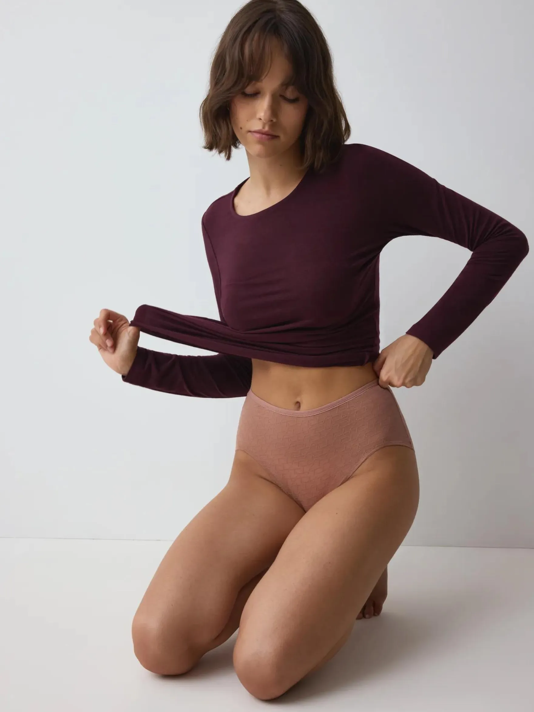 TRIUMPH SIGNATURE SHEER