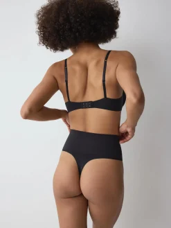 TRIUMPH SOFT SCULPT