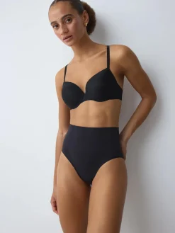 TRIUMPH SOFT SCULPT